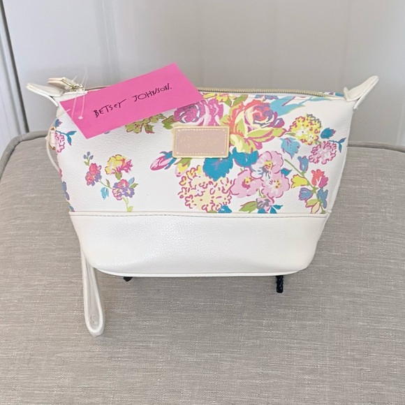 Betsey Johnson Versatile High Quality Floral Cosmetic /Wristlet Bag - Picture 10 of 10
